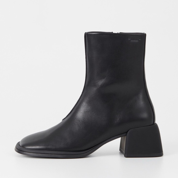 Vagabond Ansie Ankle Boots
Size 8 - Picture 2 of 9